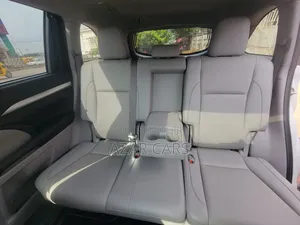 Toyota Highlander XLE 2019 White