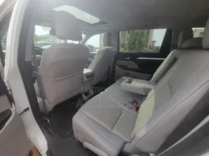 Toyota Highlander XLE 2019 White