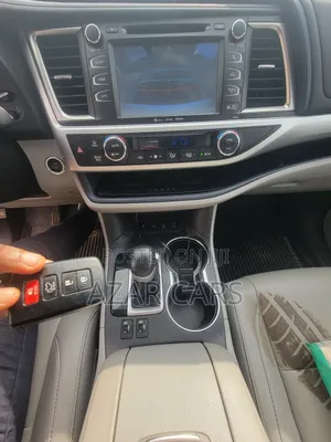 Toyota Highlander XLE 2019 White