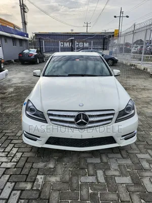 Mercedes-Benz C300 Sport Sedan RWD (3.0L 6cyl 6M) 2011 White