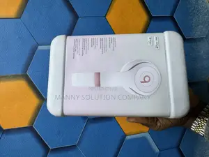 Beats Solo 4 Pink