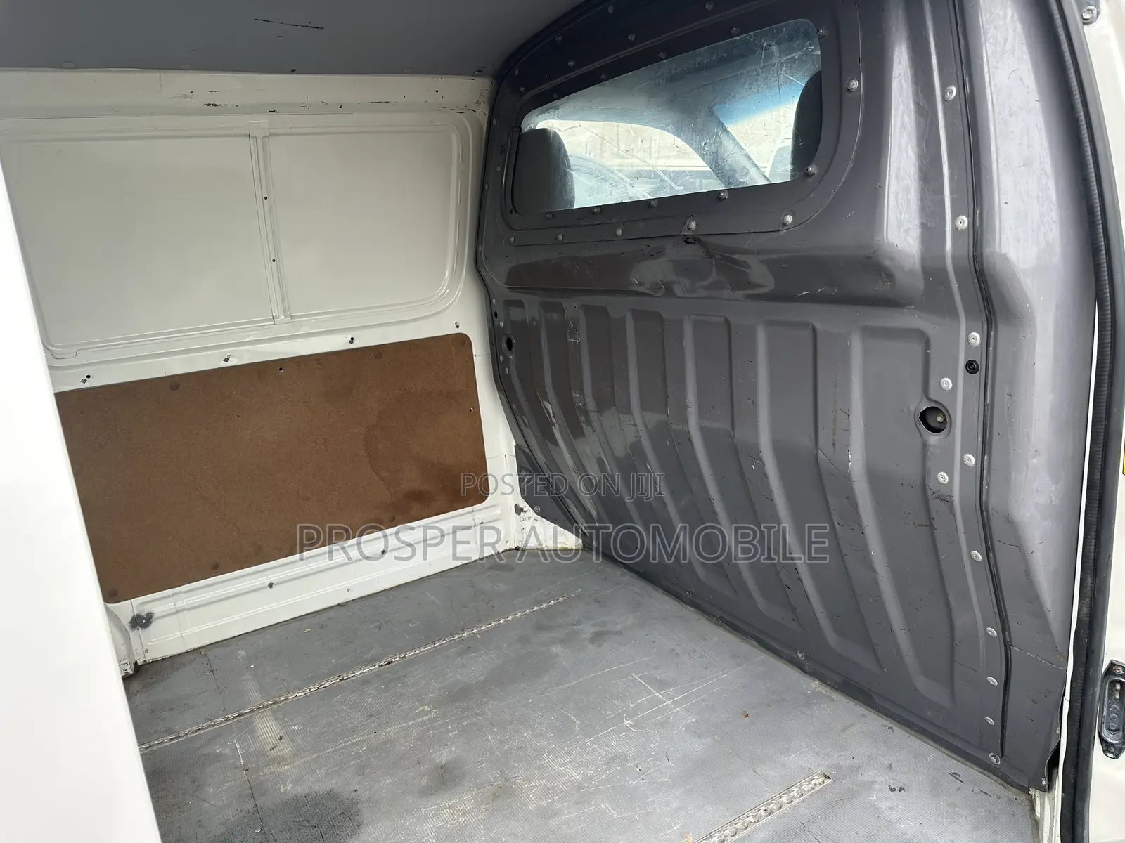 Toyota HiAce 2007 White