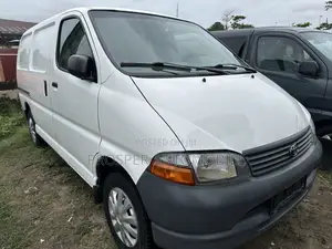 Toyota HiAce 2007 White