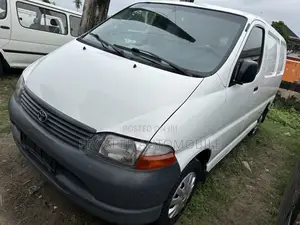 Toyota HiAce 2007 White