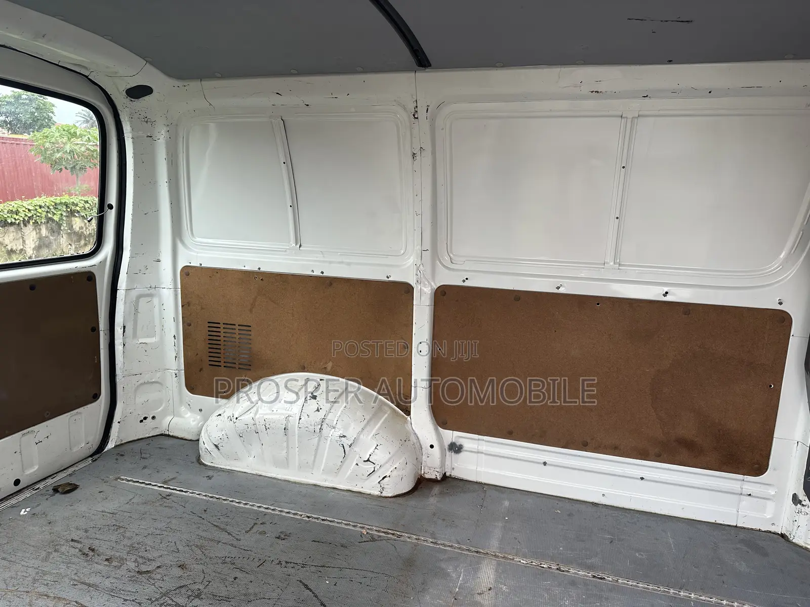 Toyota HiAce 2007 White