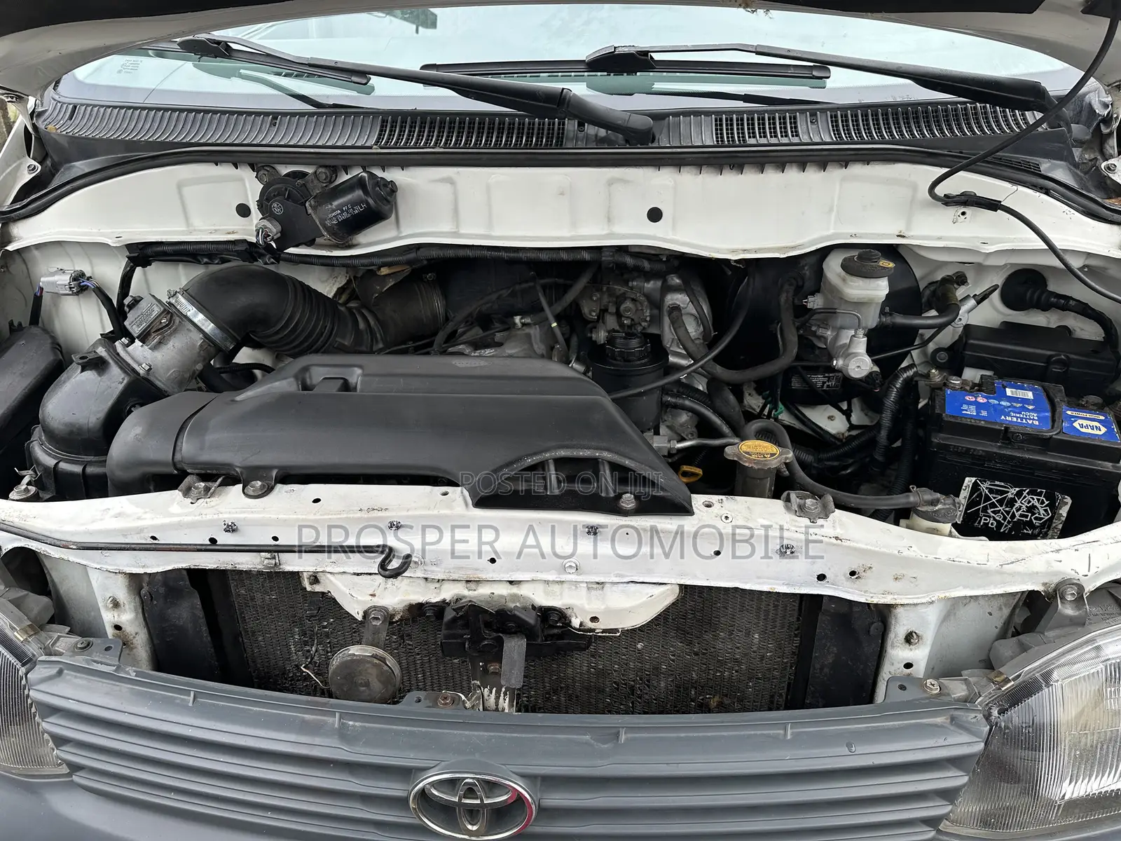 Toyota HiAce 2007 White