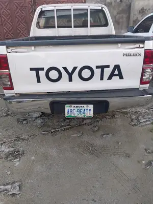 Toyota Hilux 2.0 VVTi SRX 2008 White