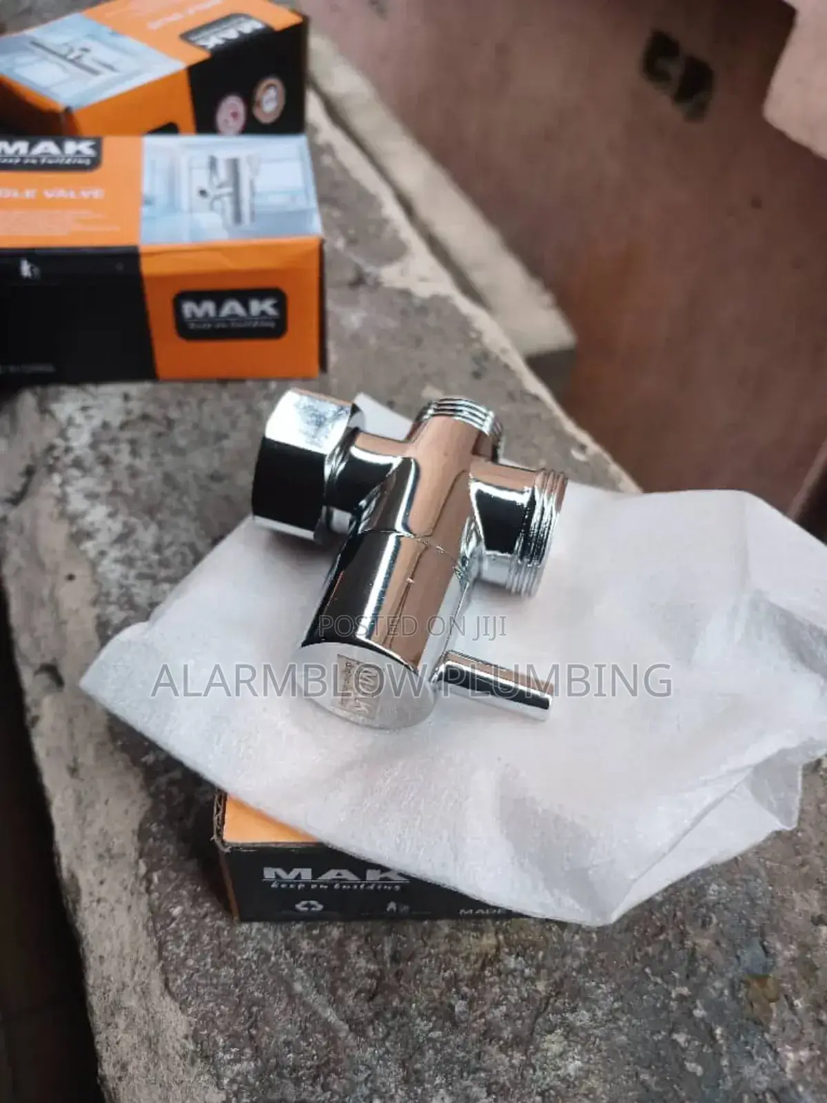 Angle Valve Tee Connector in Chrome