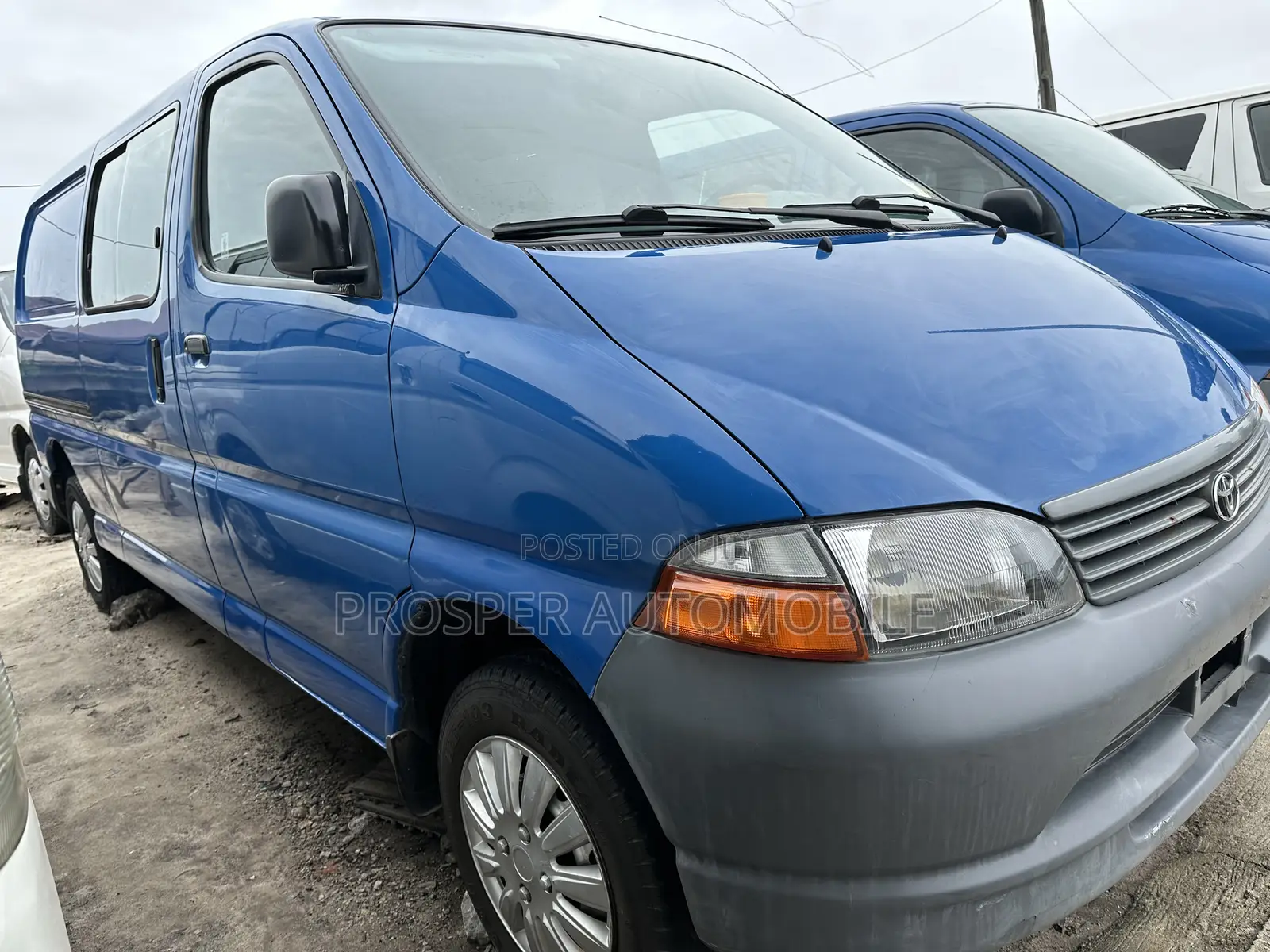 Toyota HiAce 2006 Blue
