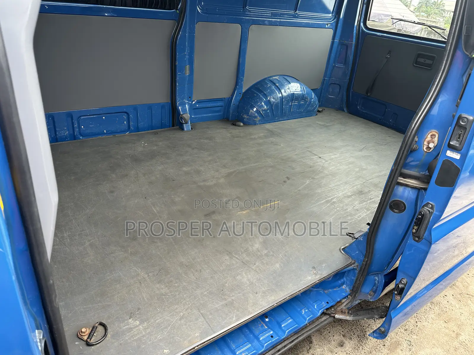 Toyota HiAce 2006 Blue