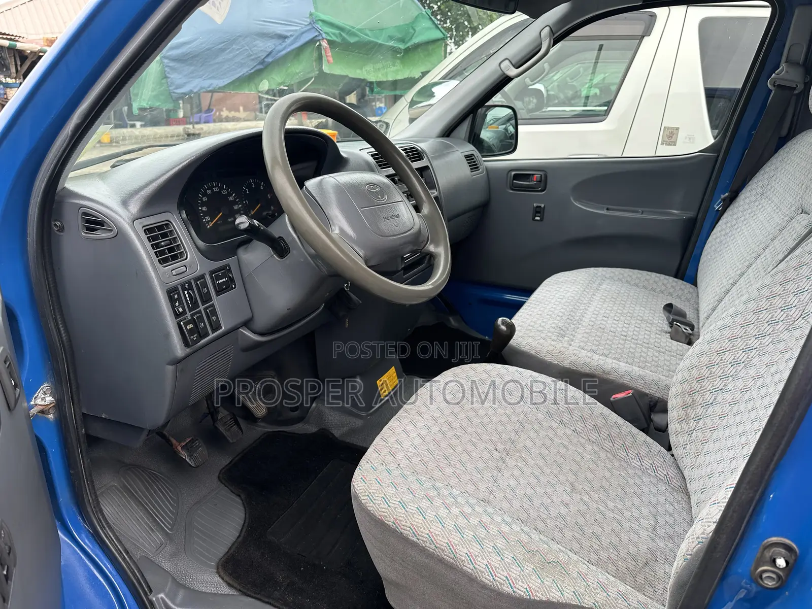 Toyota HiAce 2006 Blue