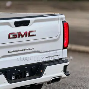 GMC Sierra 2021 White