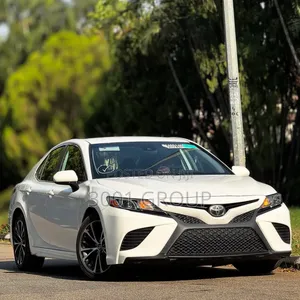Toyota Camry SE FWD 2020 White