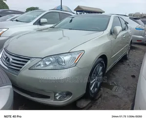 Lexus ES 350 2010 Gold