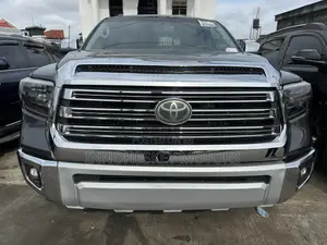 Toyota Tundra 1794 5.7L V8 w/FFV 4x4 CrewMax 5.6 ft. box 145.7 in. WB