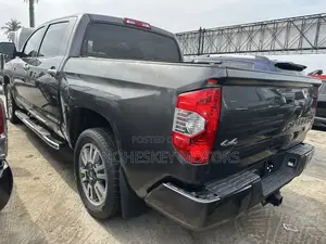 Toyota Tundra 1794 5.7L V8 w/FFV 4x4 CrewMax 5.6 ft. box 145.7 in. WB