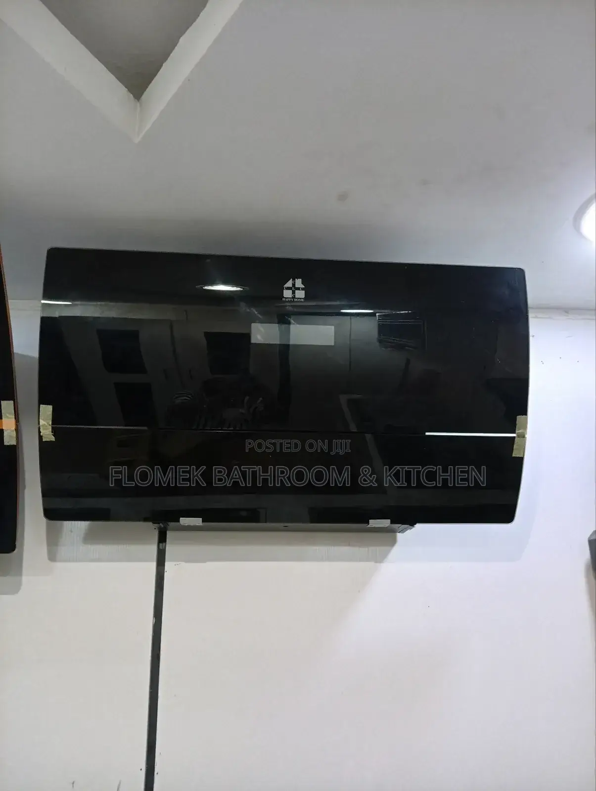 900mm Kitchen Heat/Oil Extractor- Speed Efficiency.