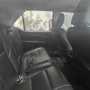 Toyota Fortuner 2022 Black