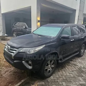 Toyota Fortuner 2022 Black