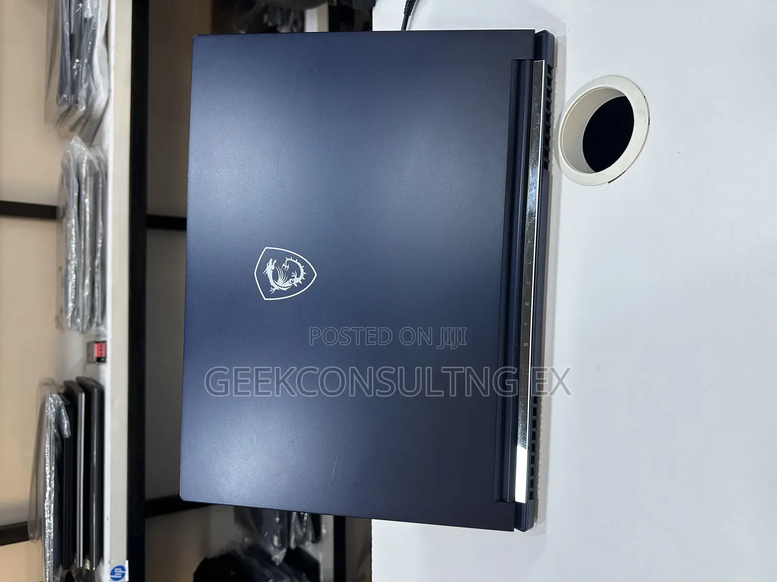 Laptop MSI Stealth 16 Studio A13VG 32GB Intel Core I7 SSD 1T