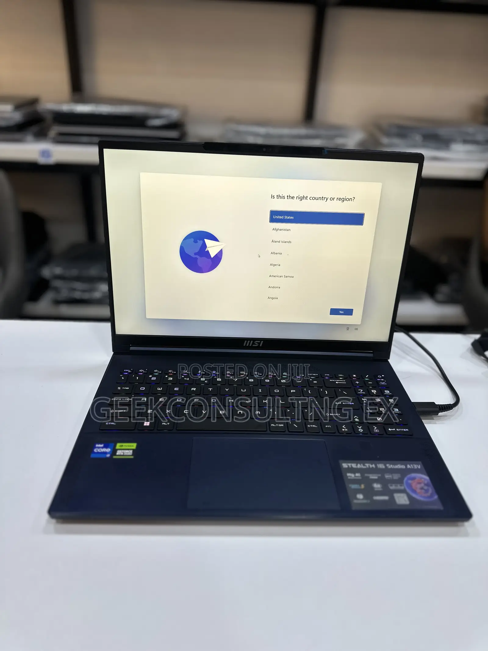 Laptop MSI Stealth 16 Studio A13VG 32GB Intel Core I7 SSD 1T
