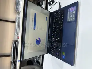 Laptop MSI Stealth 16 Studio A13VG 32GB Intel Core I7 SSD 1T