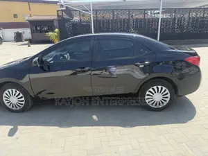 Toyota Corolla LE 4dr Sedan (1.8L 4cyl CVT) 2015 Black