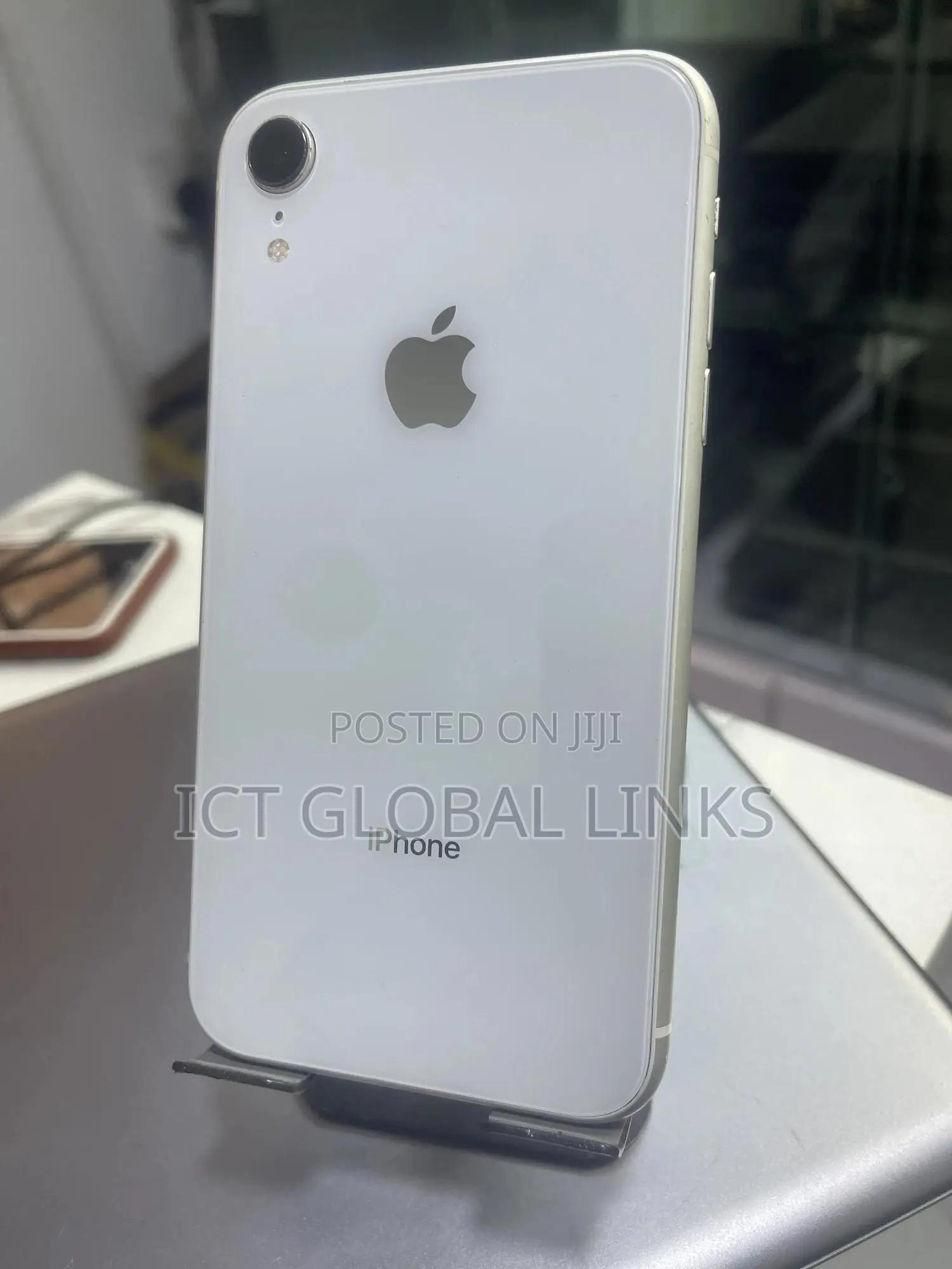 Apple iPhone XR 64 GB White