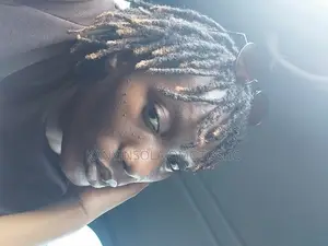Loctician/Mircolocs/Traditional Locs
