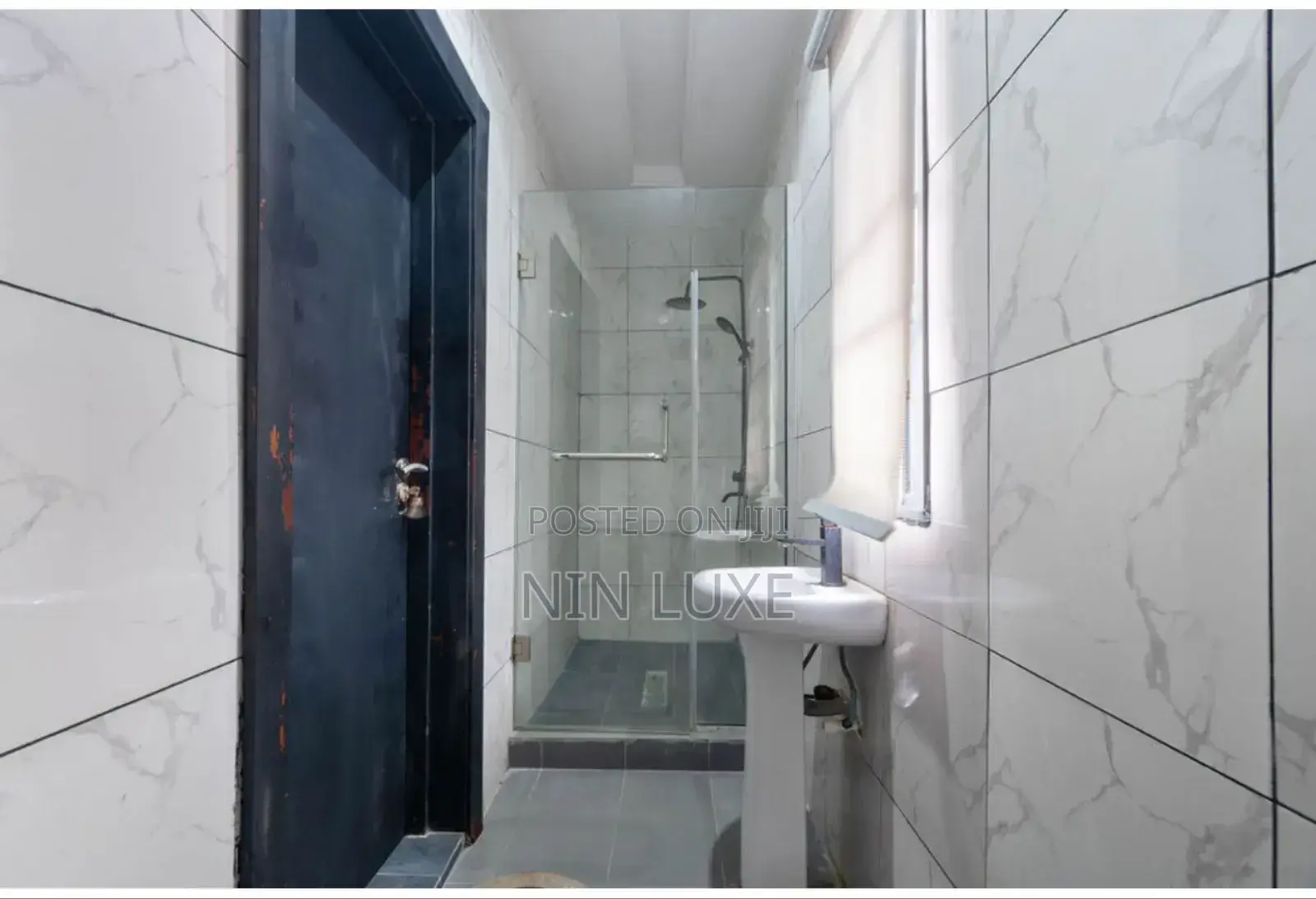 3 Bedroom Luxerious Serviced Apartment