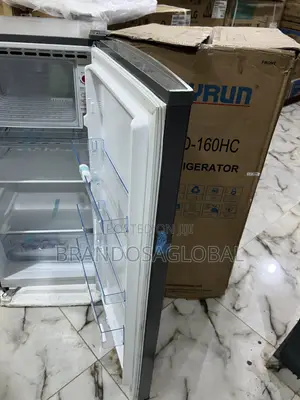 Skyrun 160l Fridge – Easy Clean Interior