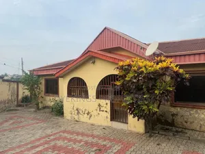 6bdrm Bungalow in Ilupeju, Akala Express for sale