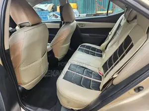 Toyota Corolla 2015 Gold