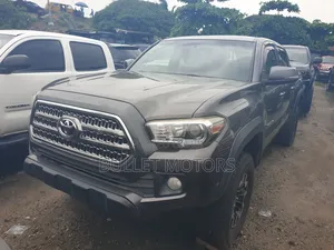 Toyota Tacoma 4dr Double Cab 2016 Black
