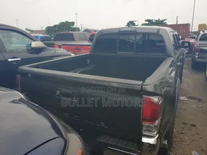 Toyota Tacoma 4dr Double Cab 2016 Black
