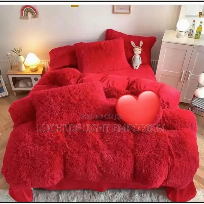 Flux Fur Duvet With Plain Bedsheet and Pillowcases