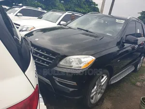 Mercedes-Benz M Class ML350 4dr SUV (3.5L 6cyl 7A) 2015 Black