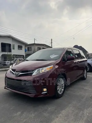Toyota Sienna XLE 8 Passenger (3.5L 6cyl 6A) 2016 Red