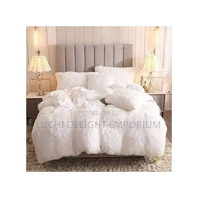 Luxury Fur White Duvet With Plain Bedsheet and 4pillowcases