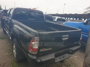 Toyota Tacoma Access Cab V6 Automatic 2010 Black