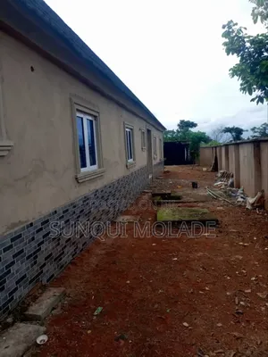 3bdrm Bungalow in Emerald Estate, Obafemi-Owode for sale