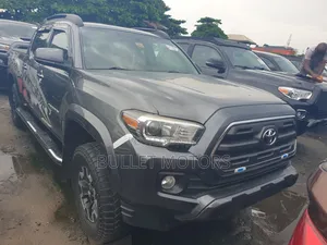 Toyota Tacoma Limited 2017 Gray
