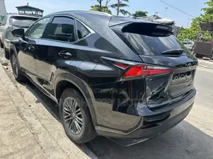 Lexus NX 300 FWD 2018 Black