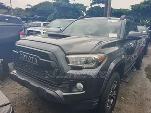 Toyota Tacoma Limited 2017 Gray