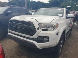 Toyota Tacoma Limited 2017 White