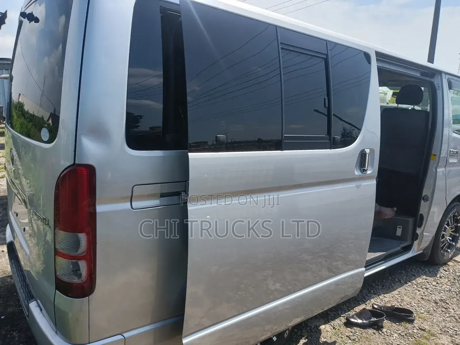 Toyota HiAce 2011 Silver