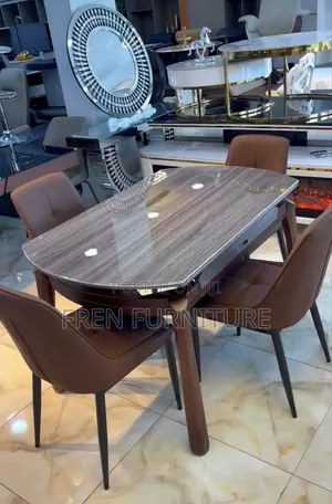 Adjustable Size Dinner Table