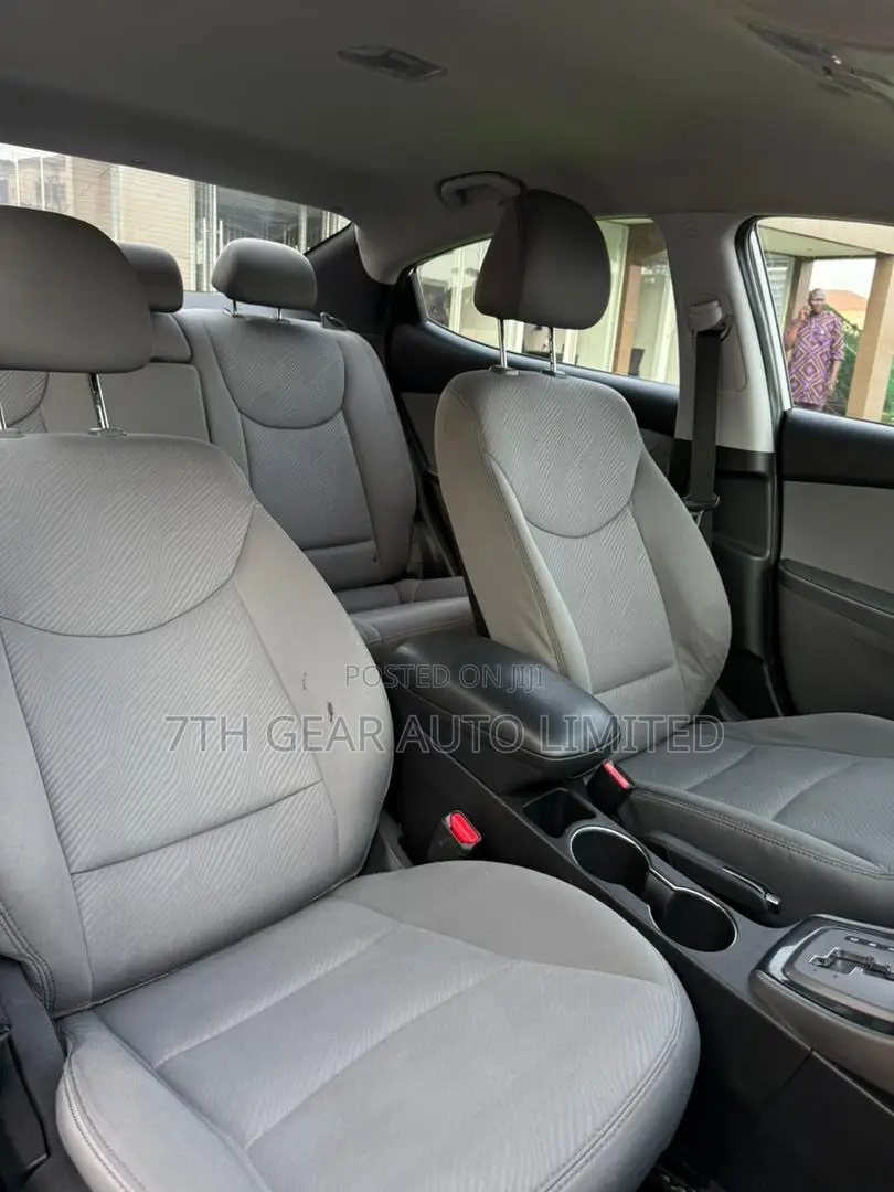 Hyundai Elantra 2012 White