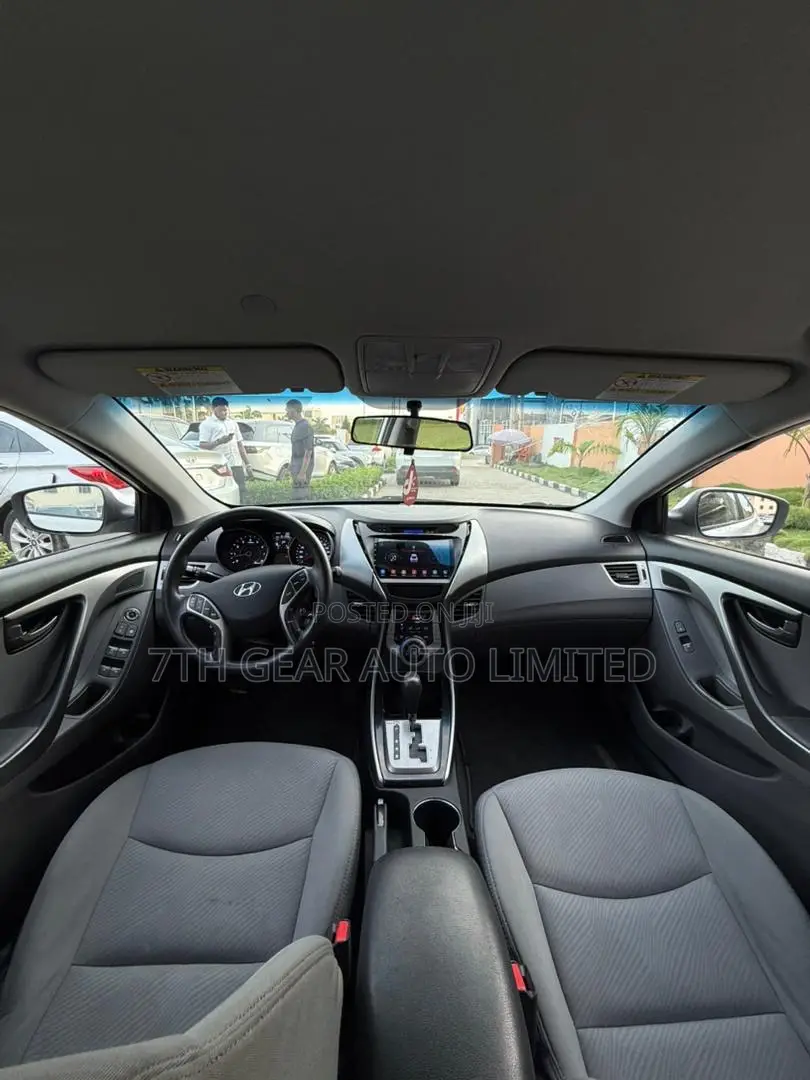 Hyundai Elantra 2012 White