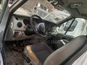 Nissan Caravan (Urvan) 2006 White